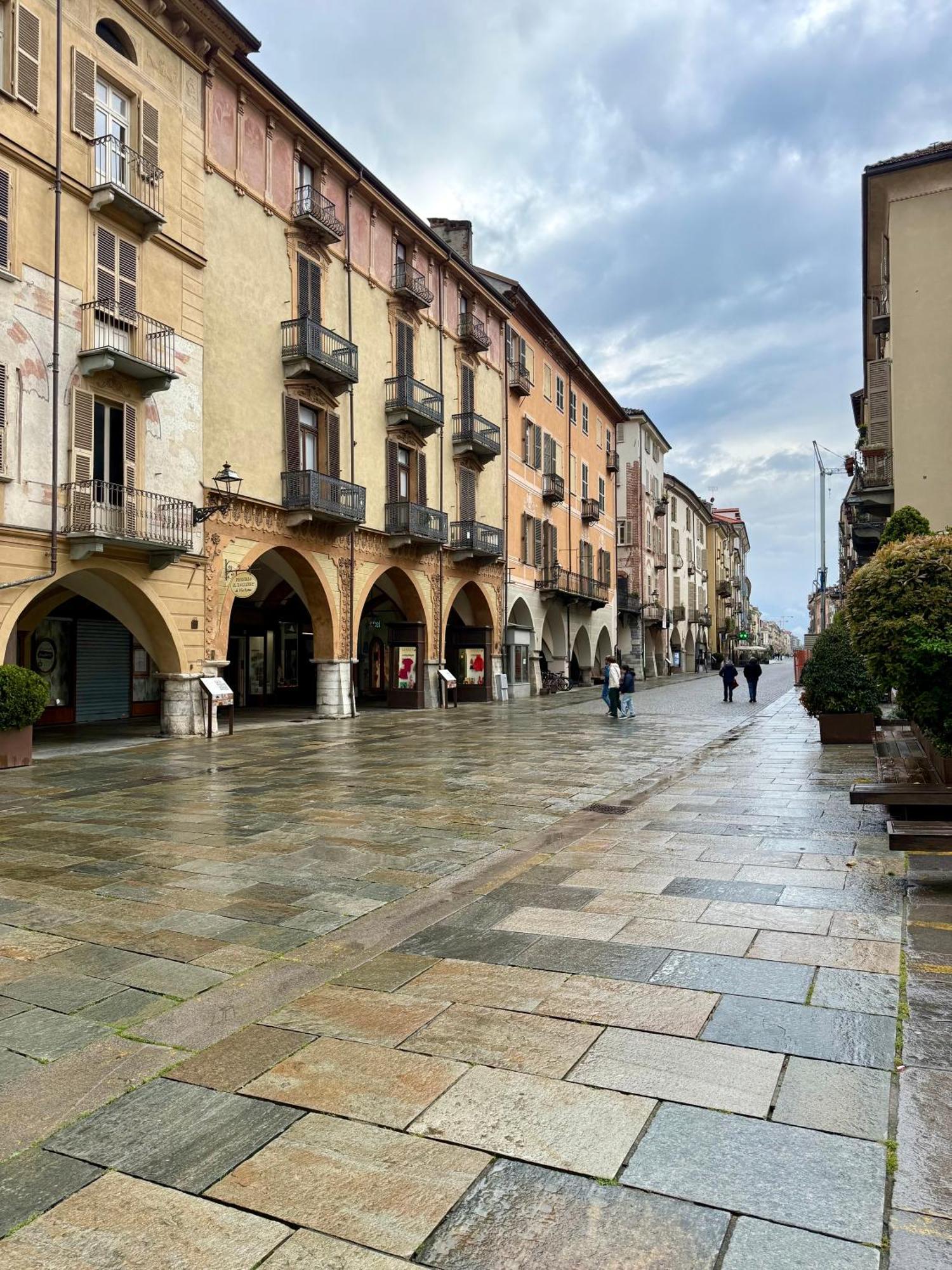 La Loggia Dei Mercanti Cuneo Exterior foto
